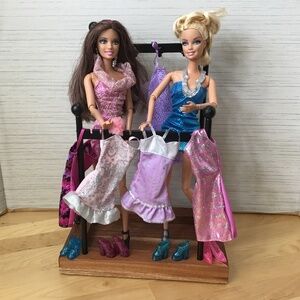 Swappin Style Barbie Dolls